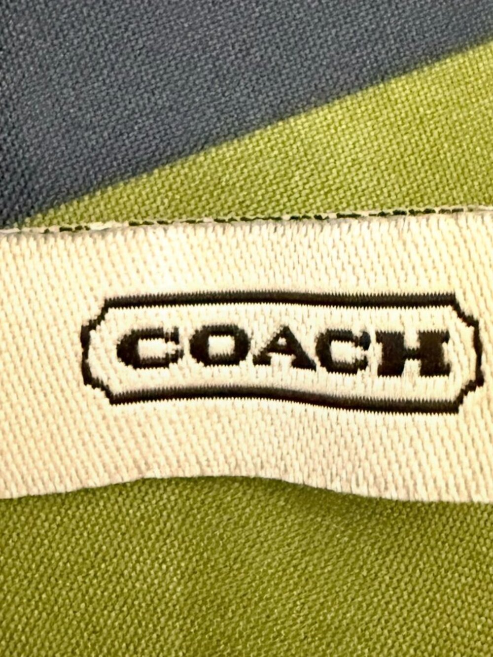 Coach Legacy Compact Umbrella - Picture 8 of 9